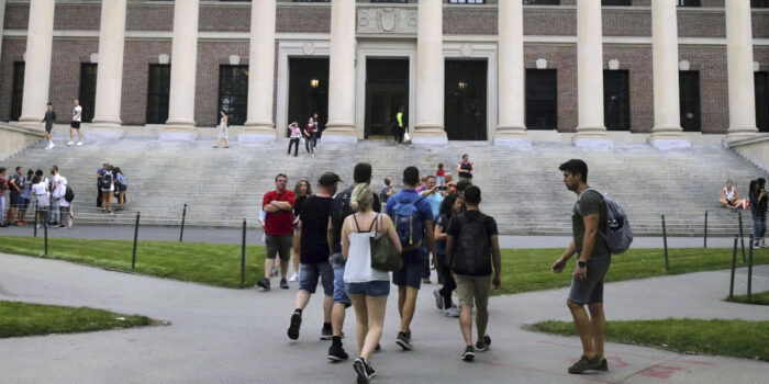 moi-nam-my-don-hang-trieu-du-hoc-sinh-bac-dai-hoc